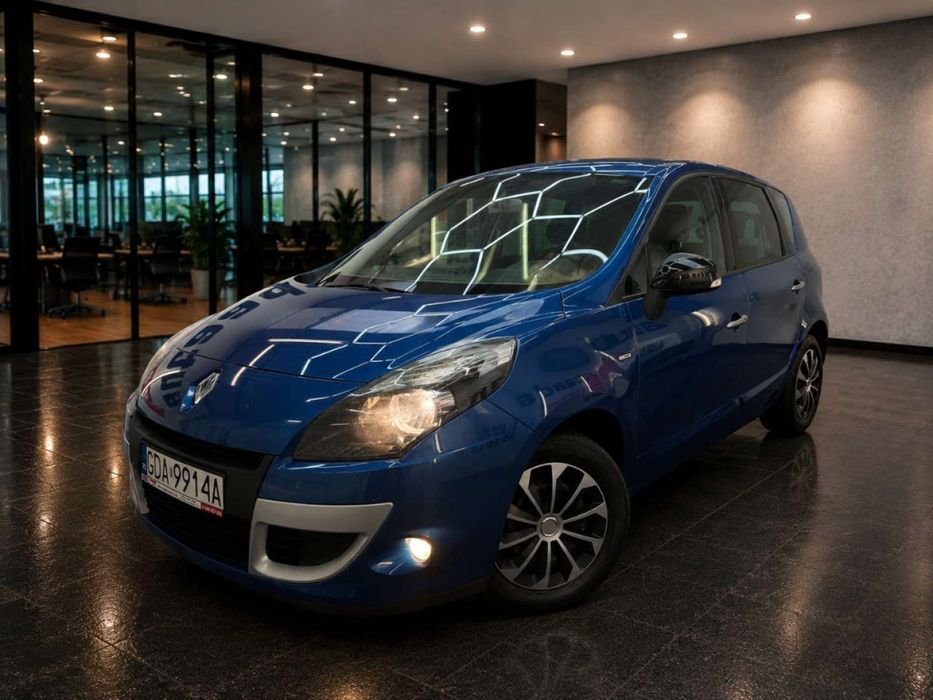 Renault Scenic Duże ekonomiczne bezpieczne rodzinne auto w benzynie