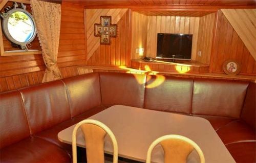 Продам ТЕРМІНОВО пасажирське судно  (теплохід (теплоход, корабль)/