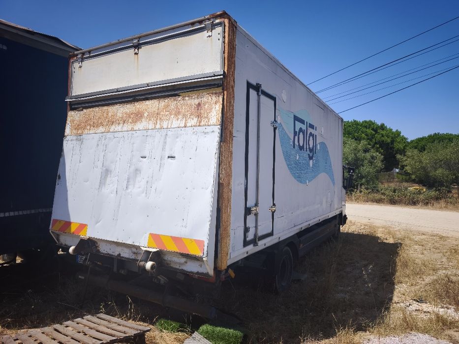 Mercedes atgo 4.2 170cv avariado