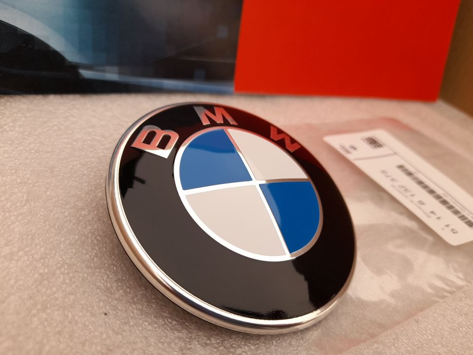 Emblemat znaczek do BMW 51148132375 E28 E30 E32 E34 E36 E38 E39 MASKA