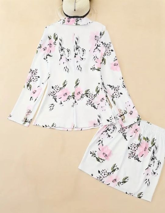 Komplet Marynarka i  spódnica.