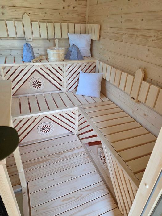zestaw sauna sucha typu domek z jacuzzi