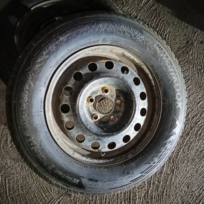 Koło 5x114,3 Hankook 215/70 R16 Zimowe
