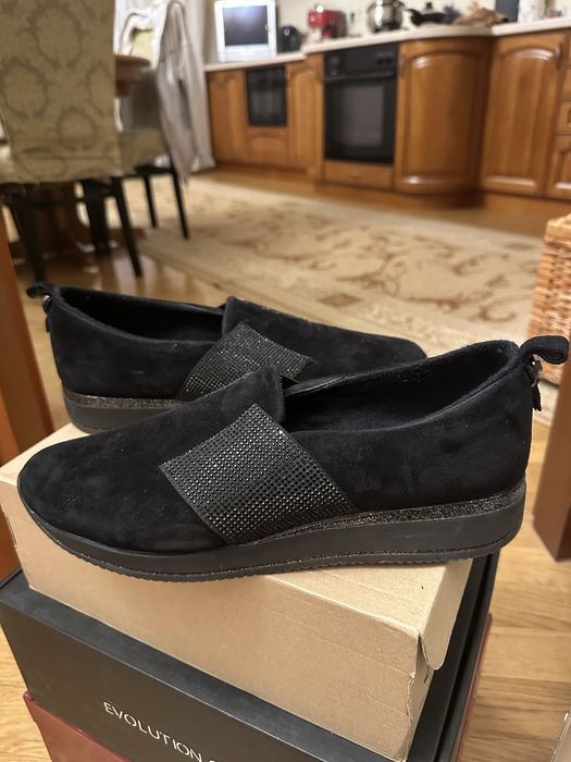 Продам жіночі мокасини