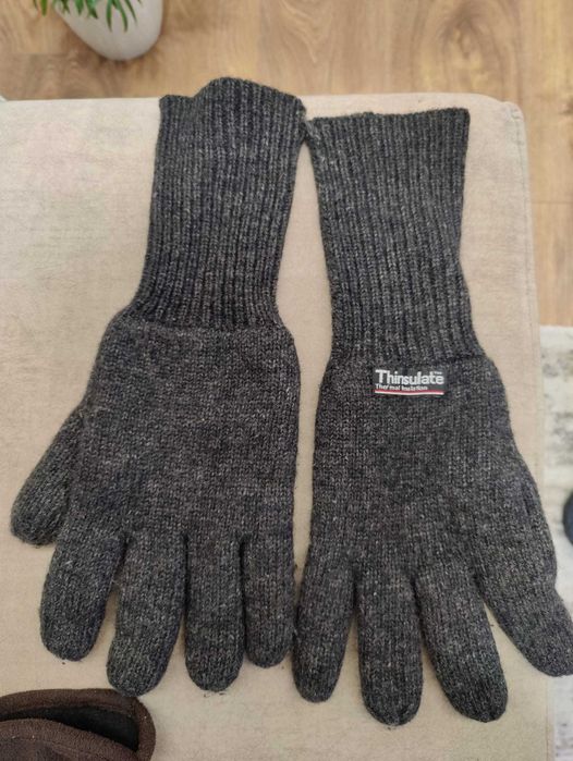 3 pares de luvas praticamente novas tam. M. 3€ cada ou todas 8€.