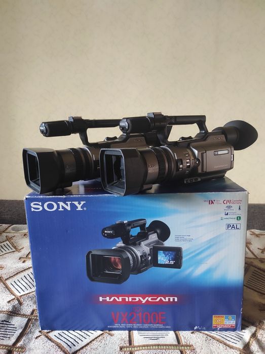 【動作OK】付属品多数　SONY　Handycam　DCR-VX2100 動作OK】付属品多数 SONY Handycam DCR-VX2100 カメラ