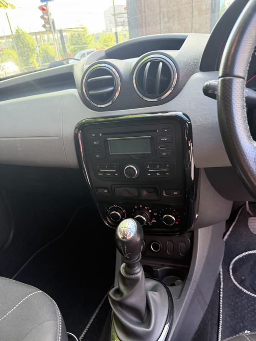 Свіжо пригнаний Dacia Duster