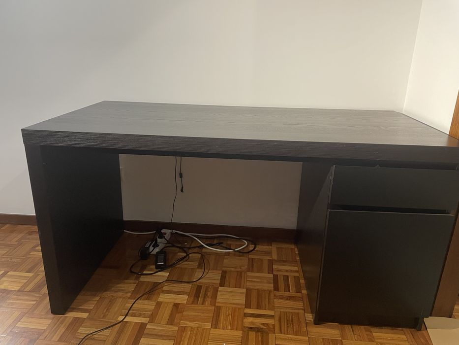 Secretaria Malm preta