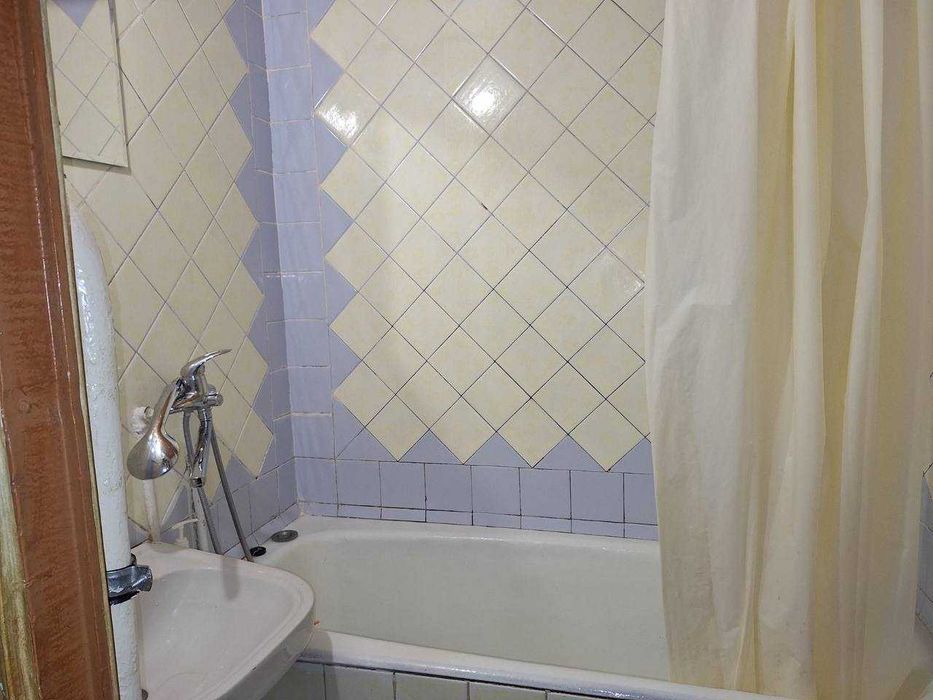 Київ Святошин (Совки) Продаж 2-х Кімнатної квартири