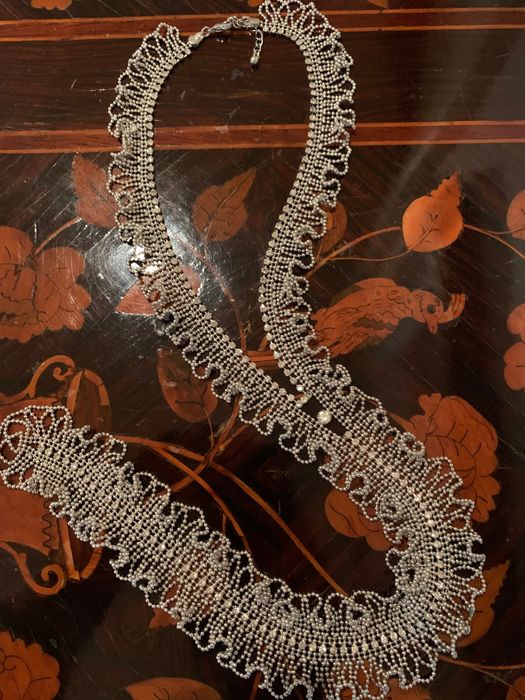 Colar gravata senhora