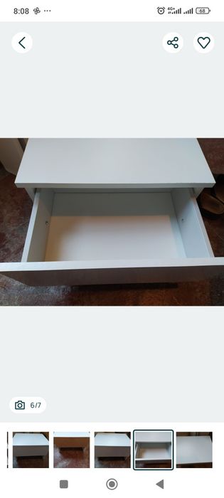 Cama de casal e mesas de cabeceira