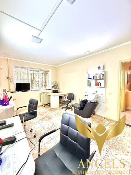 Оренда жіночого залу в перукарні, Критий Ринок