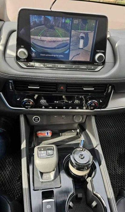 Продам Nissan Rogue 2023
