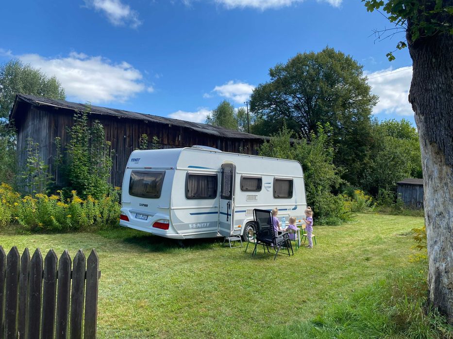 Przyczepa kempingowa FENDT CARAVAN SAPHIR 495 uszkodzona 1700DMC