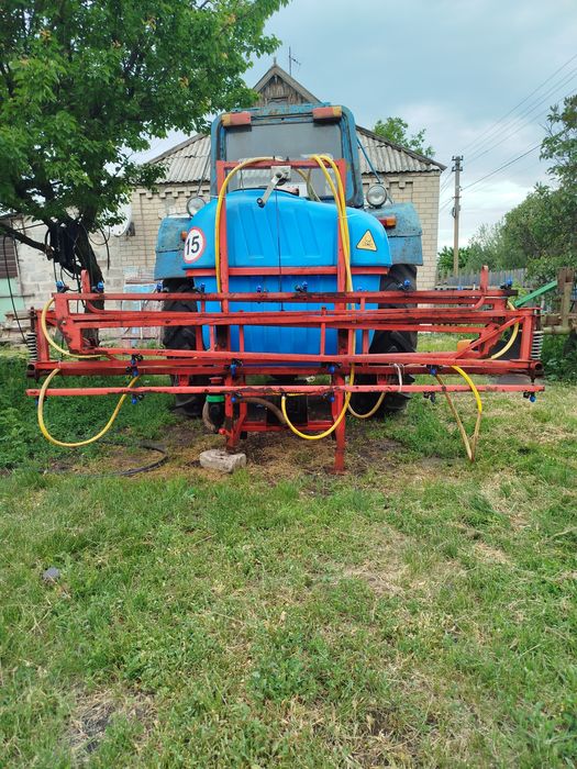 Продам МТЗ 82,культиватор КПС 4.2 Оприскувачь 400л.Плуг  Bomet 3-30