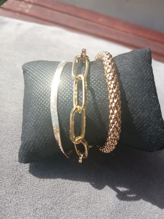 3 indas pulseiras douradas novas.
#pulseirasfemininas