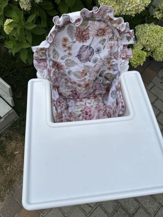 Krzeselko do karmienia Antilop ikea z podnozkiem