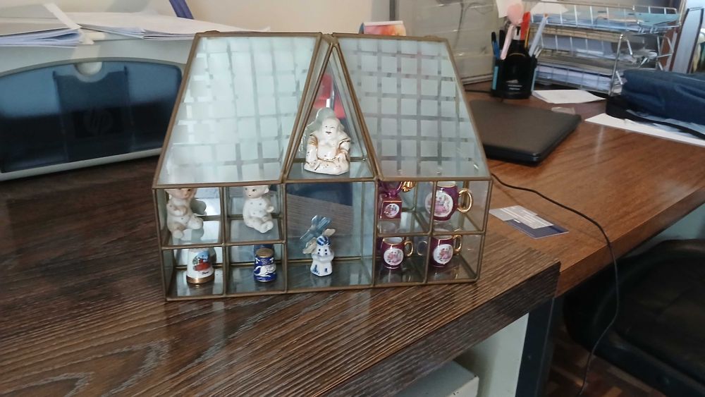 Peça decorativa com adornos