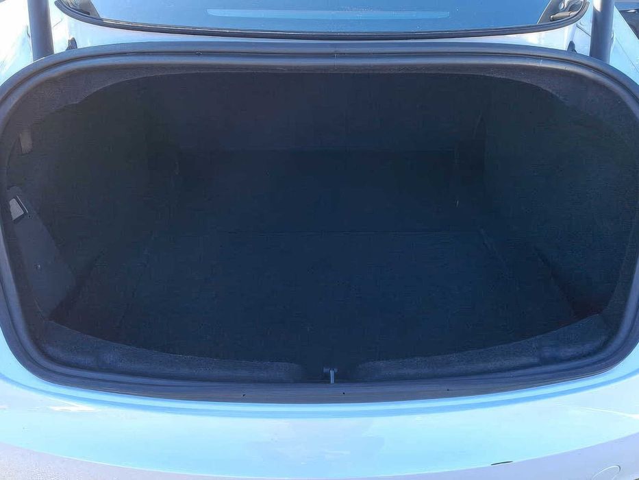 Tesla Model 3      2024