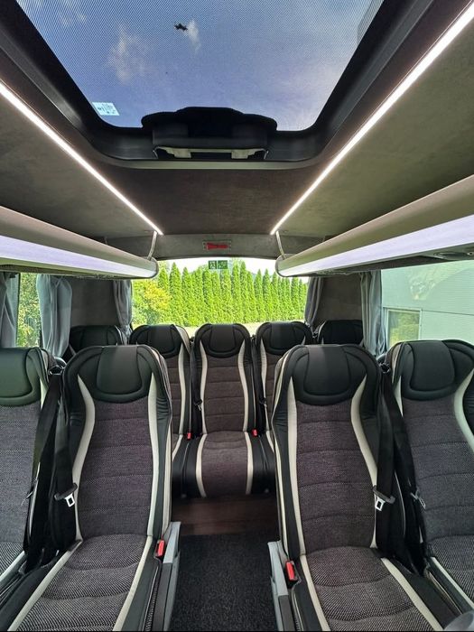 Wynajem autokarów busów 8 - 17 - 30 pasażerów bus samochód osobowy War