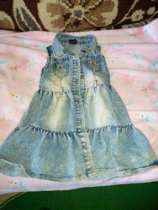Платье джинсовое для девочки 4-х лет. Рост 104 см. Турция.