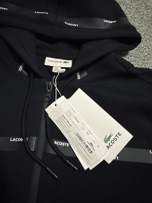 Кофта Lacoste черная на молнии с капюшоном