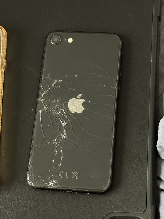 iPhone SE 2020 64GB Preto