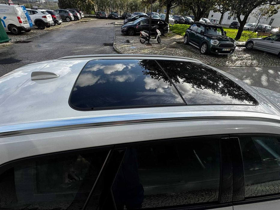 Volvo XC60 T8 Plug-in Hybrid AWD AWD Momentum Plus 2019 – Full Extras