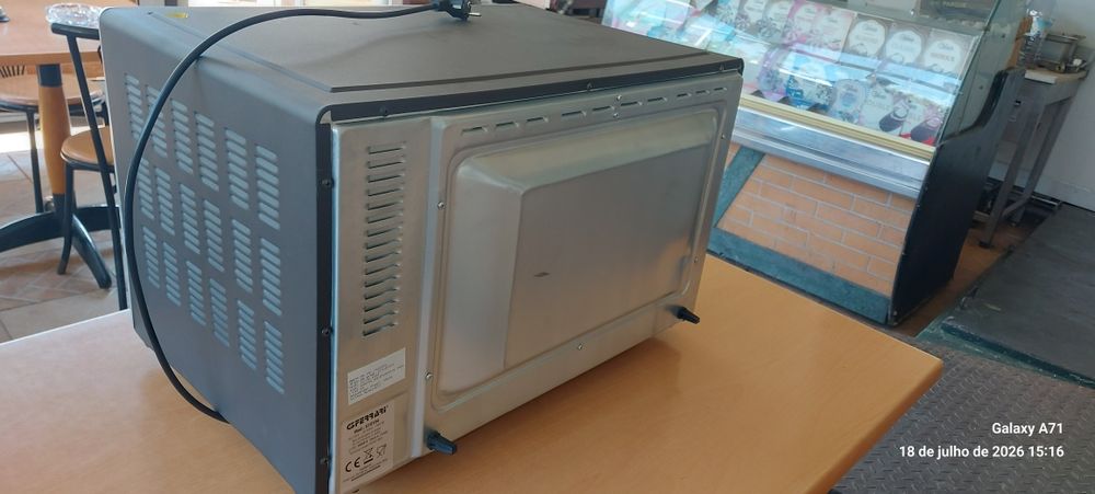 Forno  heletrico novo