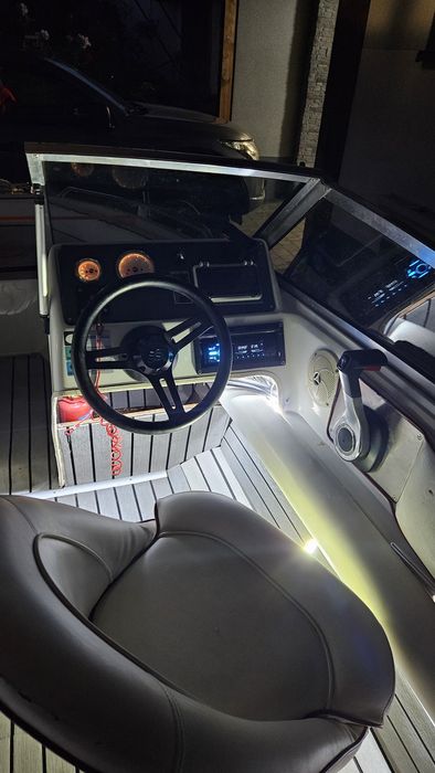 Motorówka 70 koni Suzuki  Four Winns freedom 150