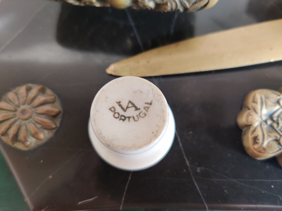 Tinteiro de mesa em bronze com base em mármore