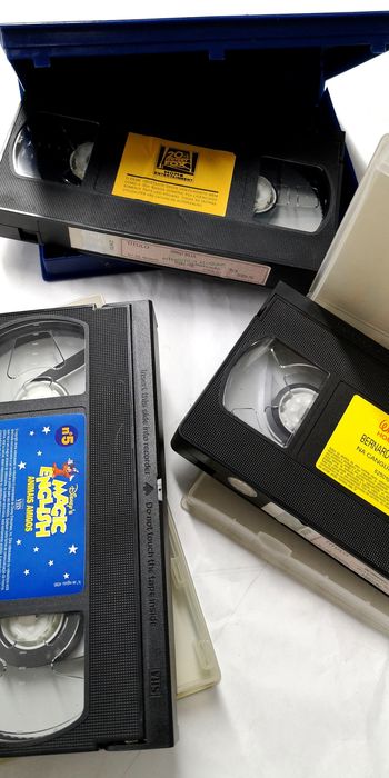 "Magic English" , "Anastasia" e "Bernardo e Bianca" - VHs