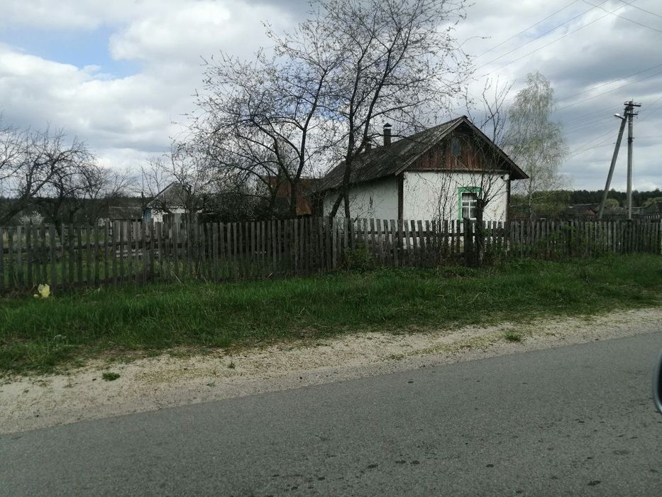 Невеликий будинок з 2 земельними ділянками