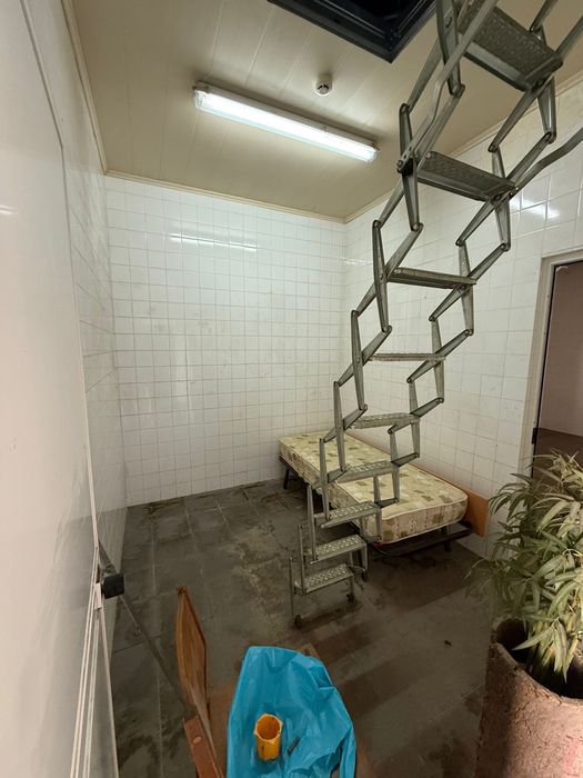 Aluga se armazem 72m2