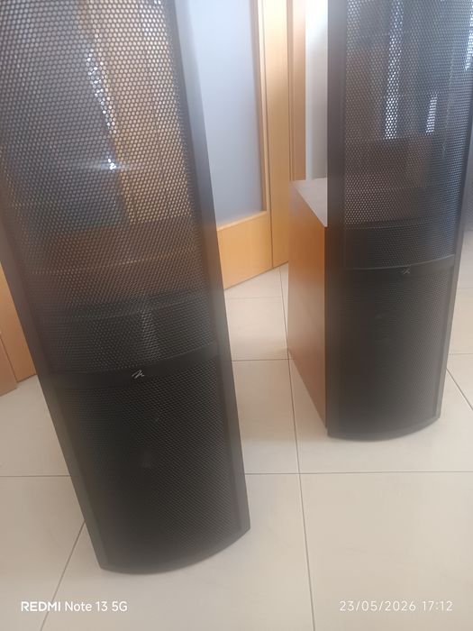 Colunas de som Eletroestaticas Martin Logan Vista