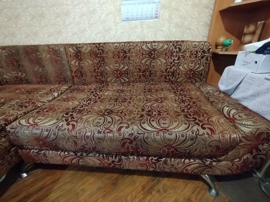 Диван кутовий б/в