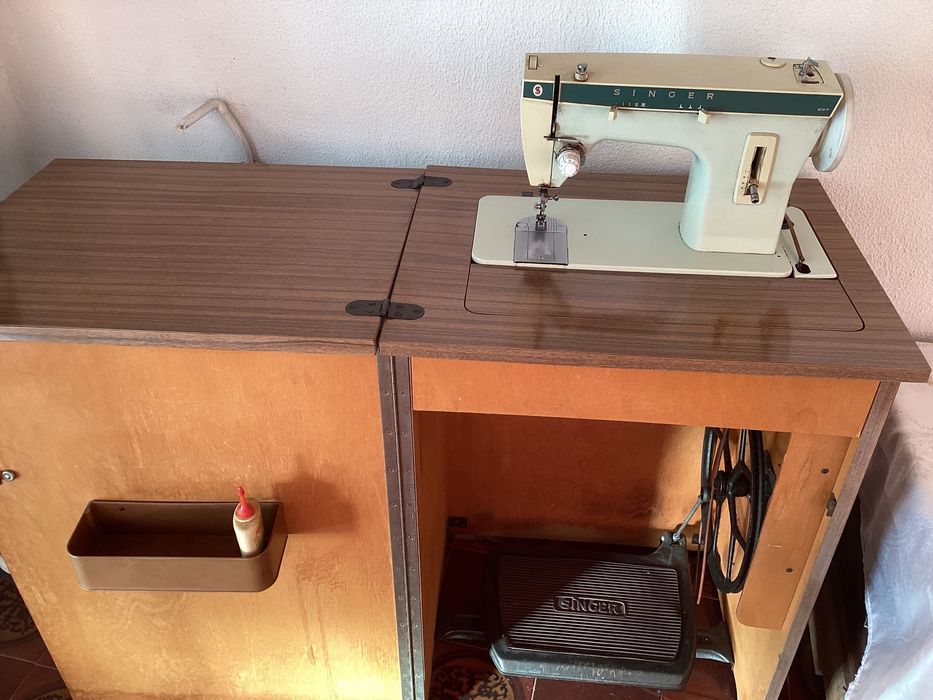 Máquina de costura singer