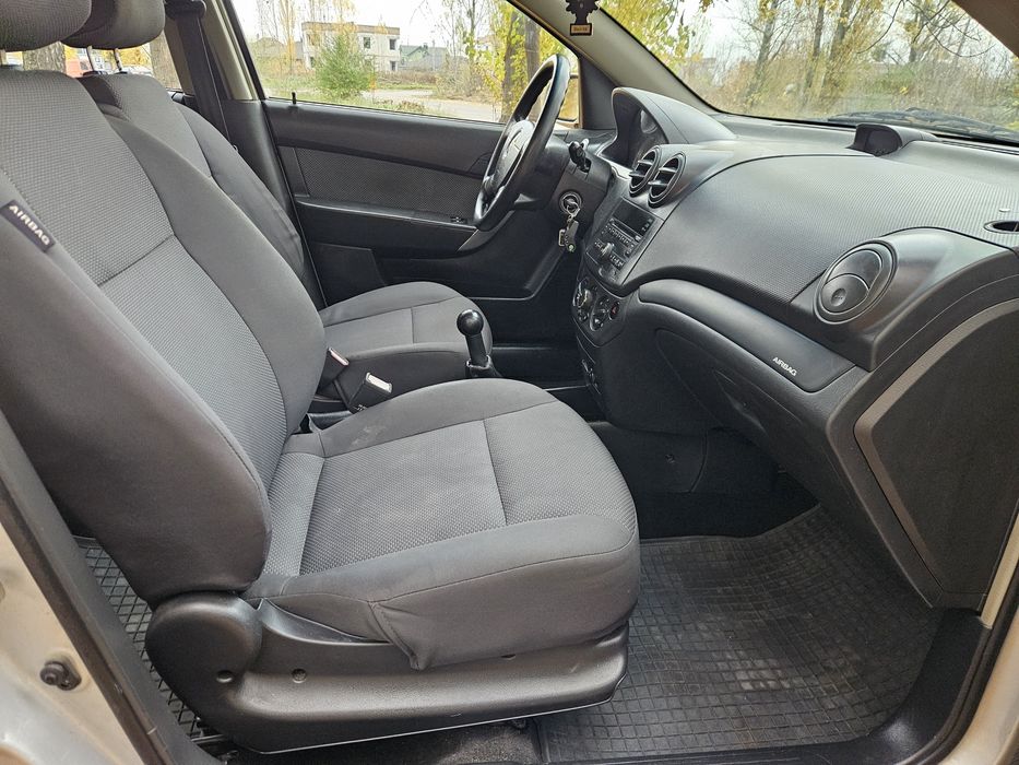 Chevrolet Aveo 2009 рік 1.2 бензин для військових