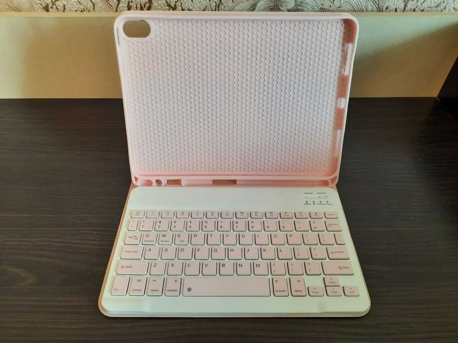 Чехол и клавиатура для iPad air 4, 10.9 светлорозовые