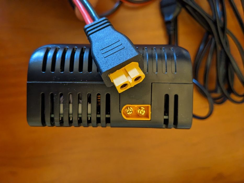 Зарядний пристрій HTRC P 25