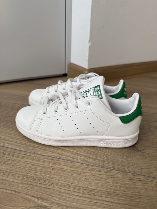 Adidas кросівки 33 розмір