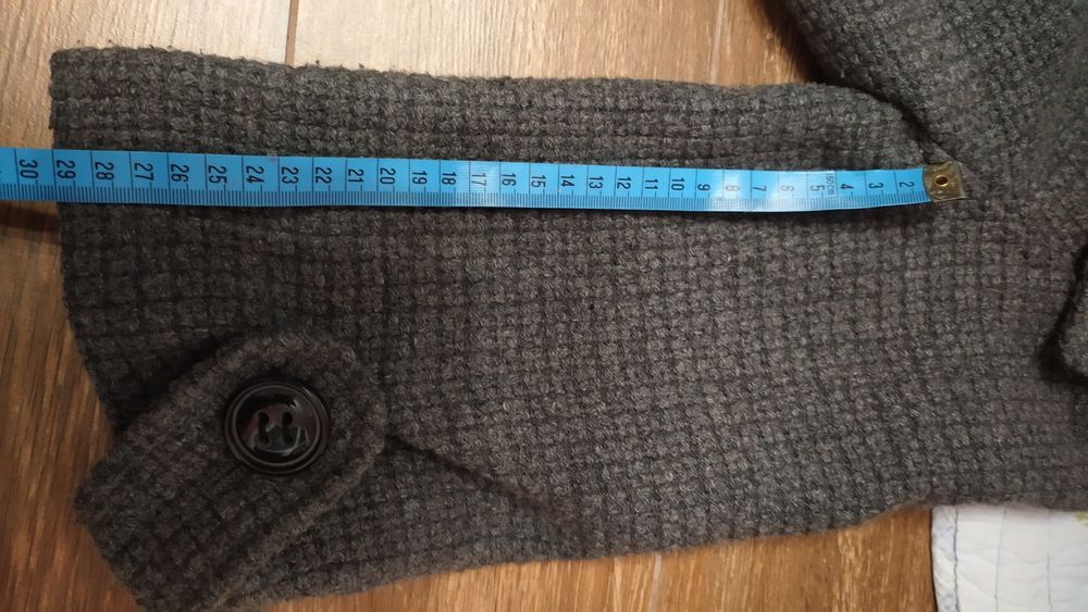 Elegancki płaszcz rozmiar 34 Reserved rękaw 3/4 z 40% wełna wiosenny