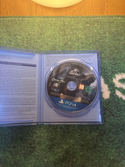 Gra jurassic world evolution na konsole ps4