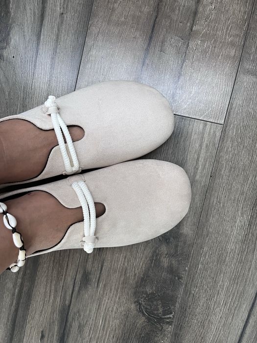 Mary Jane szerokie okrągłe noski mokasyny r.41 wkl.26,5cm nowe beż