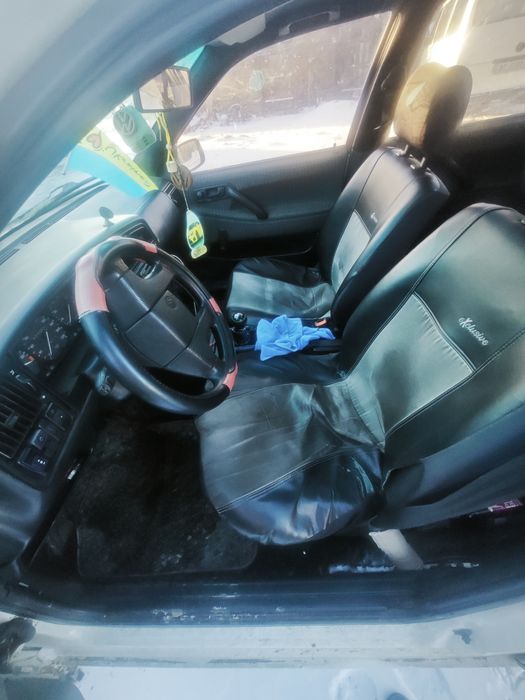 Продам passat b3 1.8 газ бензин