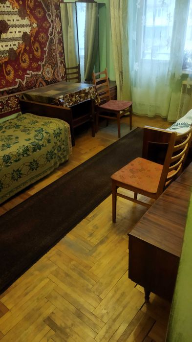 Кімната вул.Золота(р-н центру)Вільна.Може бути для 2-х.