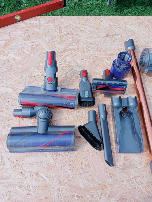 Dyson V10 w stanie b dobrym