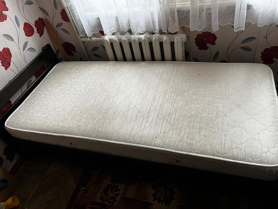 Кровать односпальна