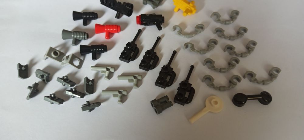 LEGO dodatki do figurek, 3