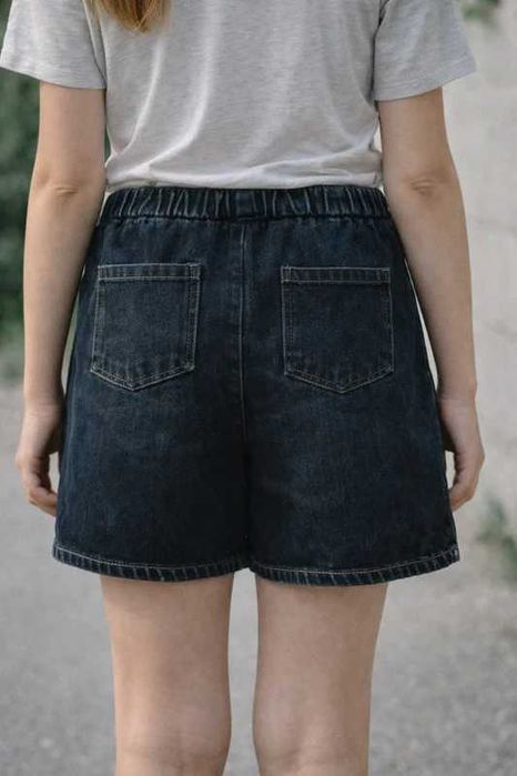 calções de ganga com pregas da coleção Zara Kids, concebidos para o tamanho 11-12 anos